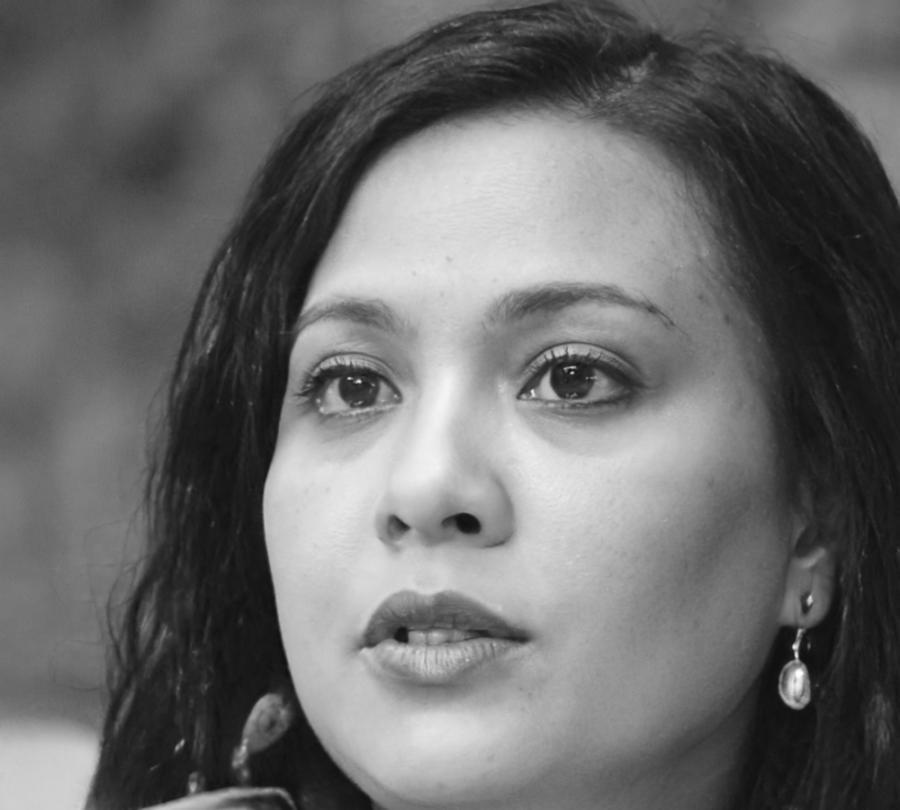 Portrait de Caroline Dumont, cliente satisfaite